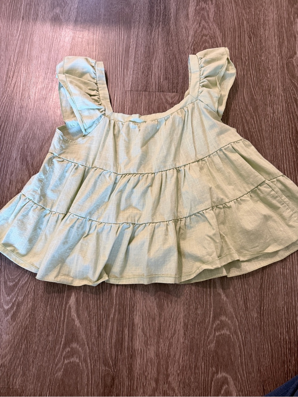 NWOT Tiered Ruffle Top - Picture 2 of 6